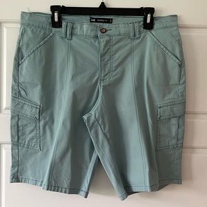 Lee Bermuda. Size 12. Mid rise fit.